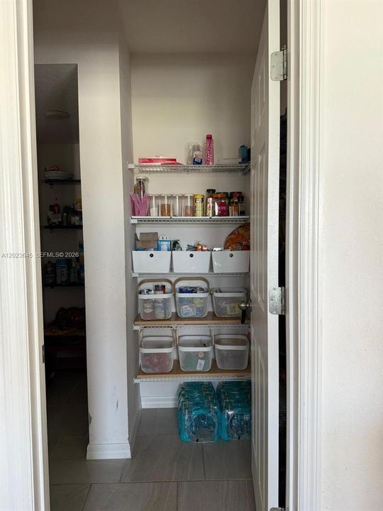 For Sale: $380,000 (5 beds, 3 baths, 2621 Square Feet)