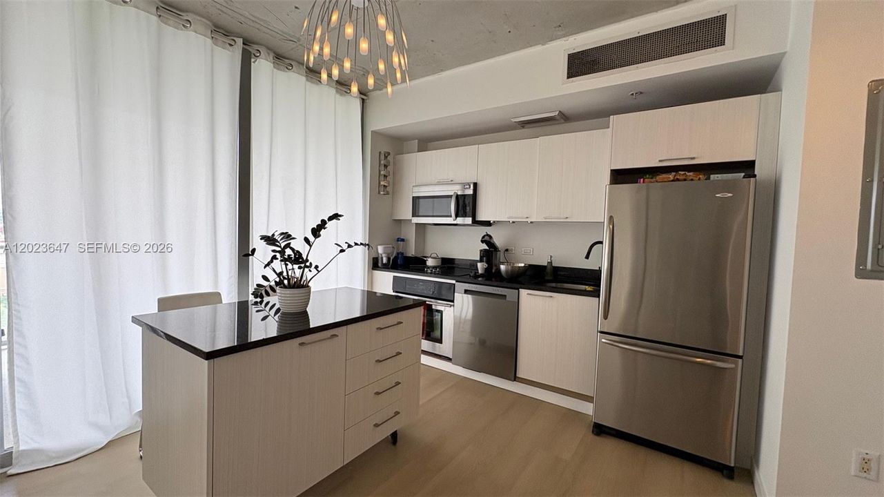 For Sale: $330,000 (0 beds, 1 baths, 492 Square Feet)
