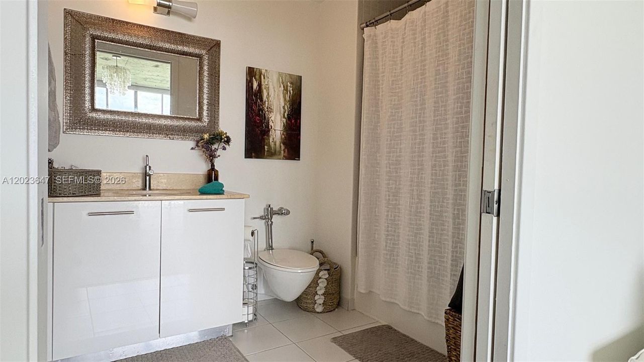 For Sale: $330,000 (0 beds, 1 baths, 492 Square Feet)