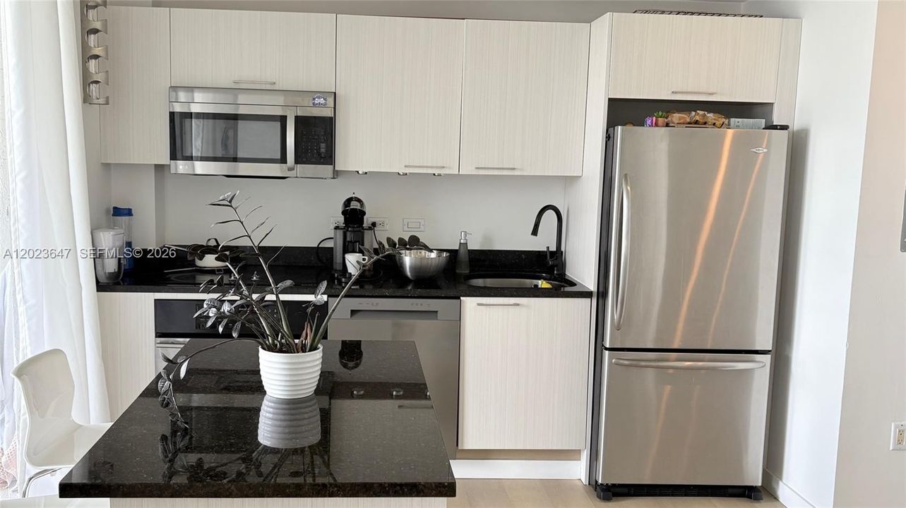For Sale: $330,000 (0 beds, 1 baths, 492 Square Feet)