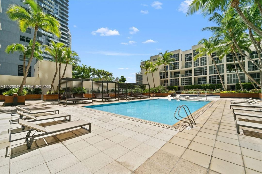 For Sale: $330,000 (0 beds, 1 baths, 492 Square Feet)