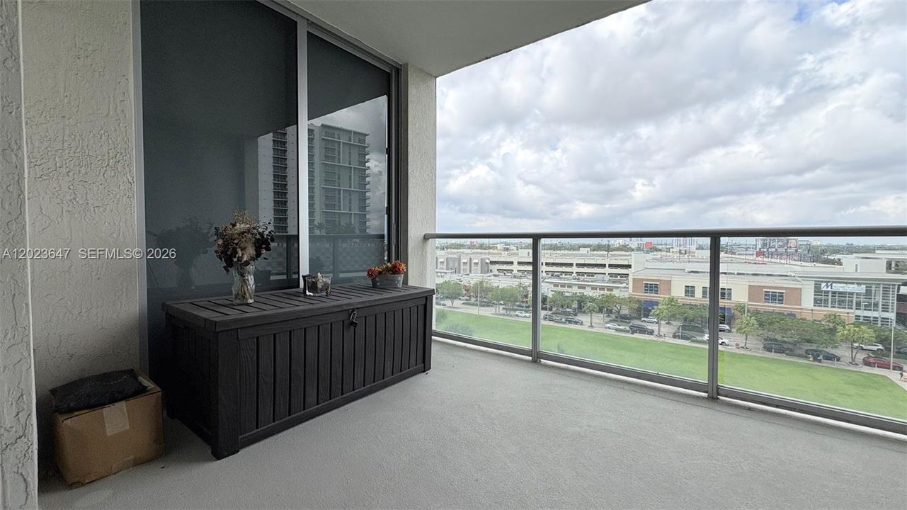 For Sale: $330,000 (0 beds, 1 baths, 492 Square Feet)
