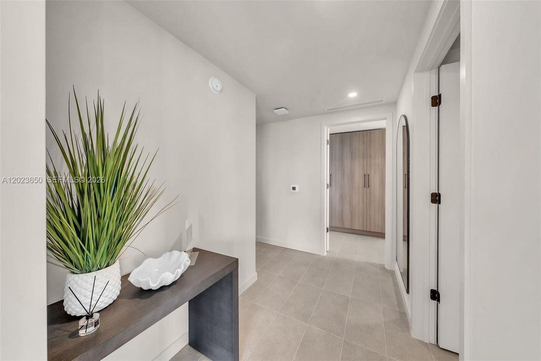 En Venta: $970,000 (2 camas, 2 baños, 760 Pies cuadrados)