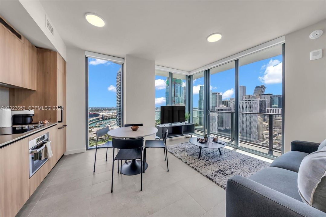 En Venta: $970,000 (2 camas, 2 baños, 760 Pies cuadrados)