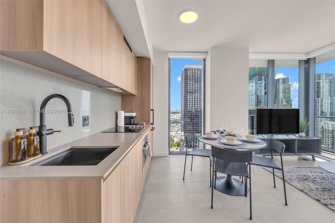 En Venta: $970,000 (2 camas, 2 baños, 760 Pies cuadrados)
