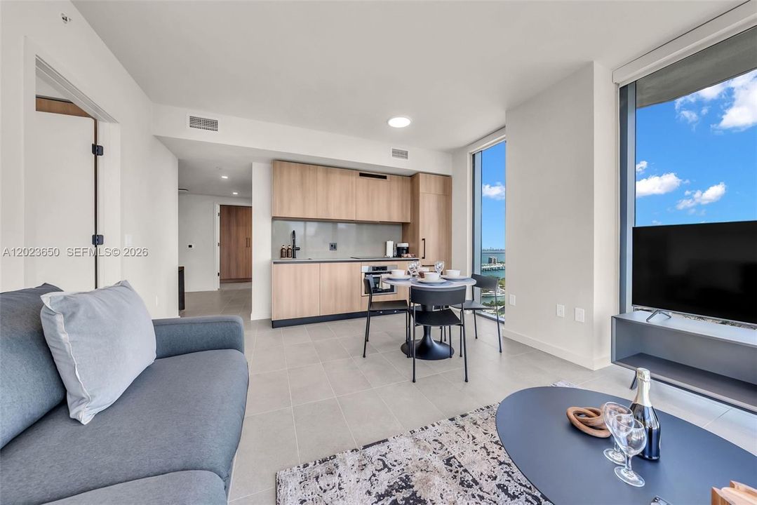 En Venta: $970,000 (2 camas, 2 baños, 760 Pies cuadrados)