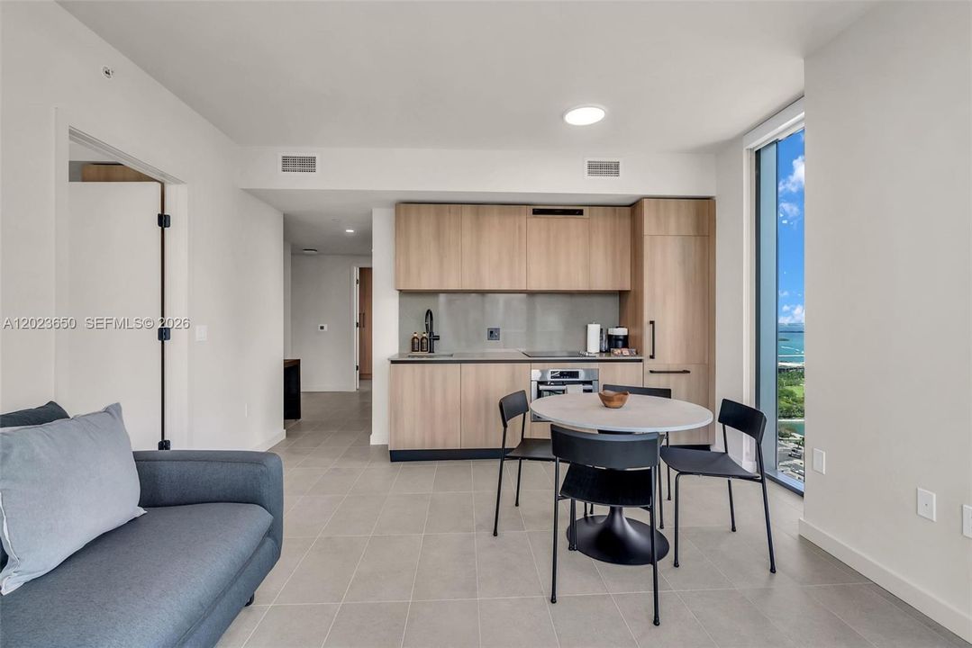 En Venta: $970,000 (2 camas, 2 baños, 760 Pies cuadrados)