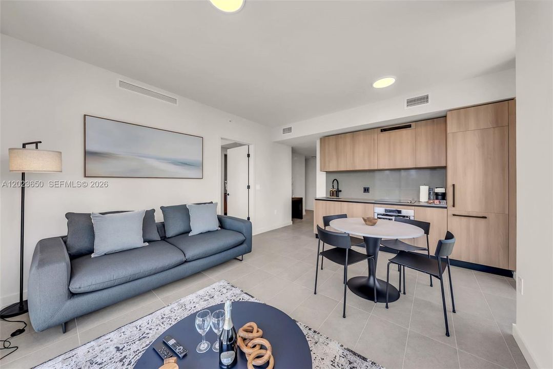 En Venta: $970,000 (2 camas, 2 baños, 760 Pies cuadrados)