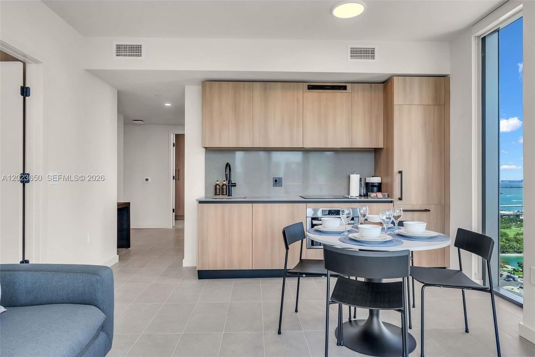 En Venta: $970,000 (2 camas, 2 baños, 760 Pies cuadrados)
