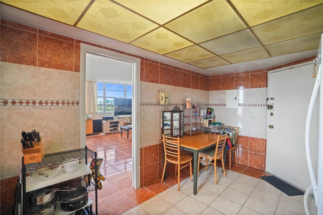 En Venta: $241,000 (2 camas, 2 baños, 1140 Pies cuadrados)
