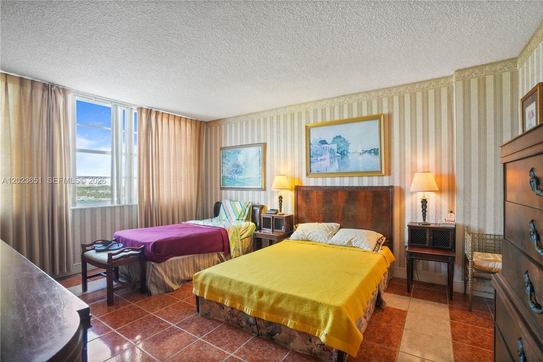 En Venta: $241,000 (2 camas, 2 baños, 1140 Pies cuadrados)
