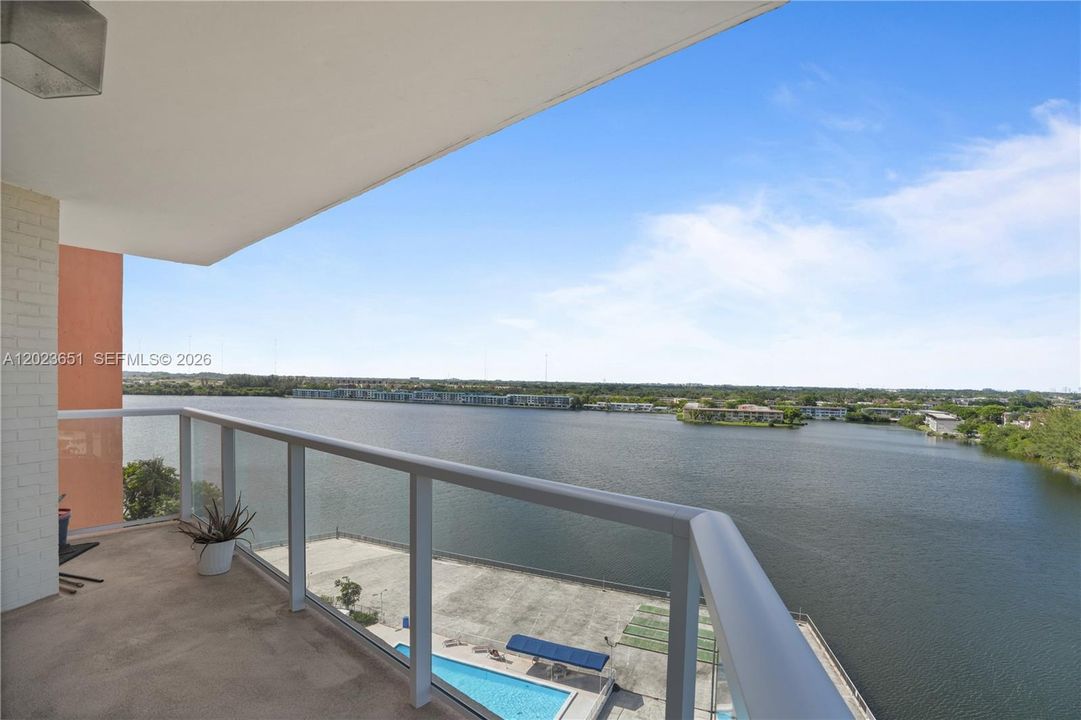 En Venta: $241,000 (2 camas, 2 baños, 1140 Pies cuadrados)