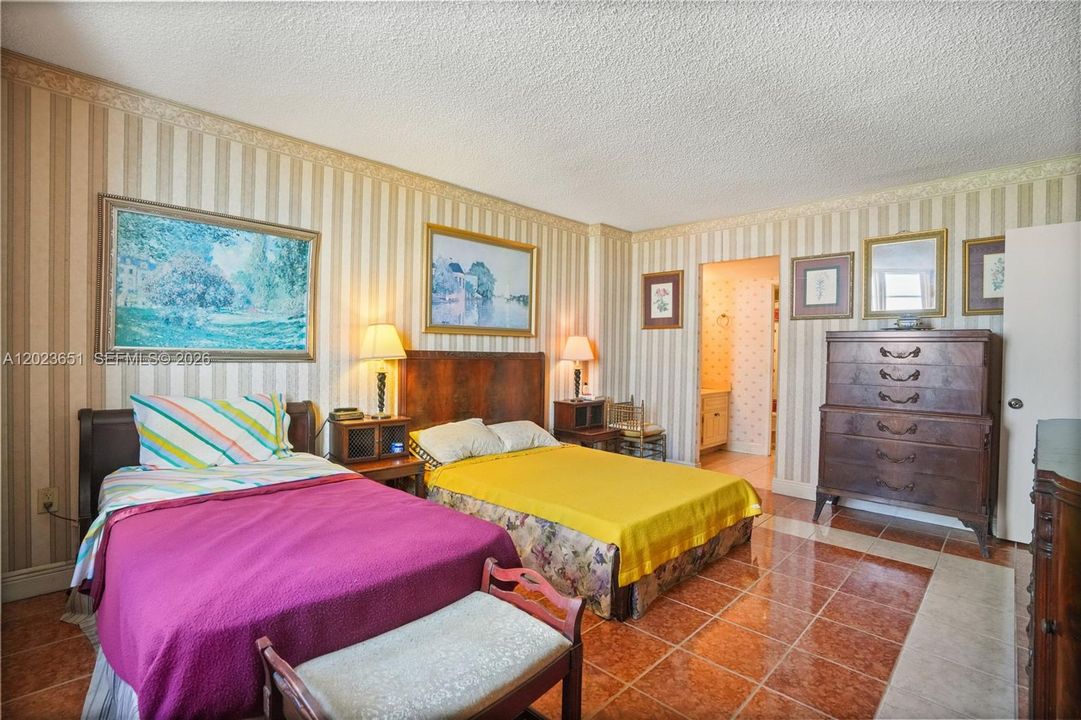 En Venta: $241,000 (2 camas, 2 baños, 1140 Pies cuadrados)