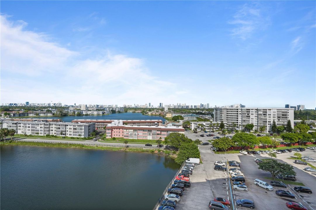 En Venta: $241,000 (2 camas, 2 baños, 1140 Pies cuadrados)