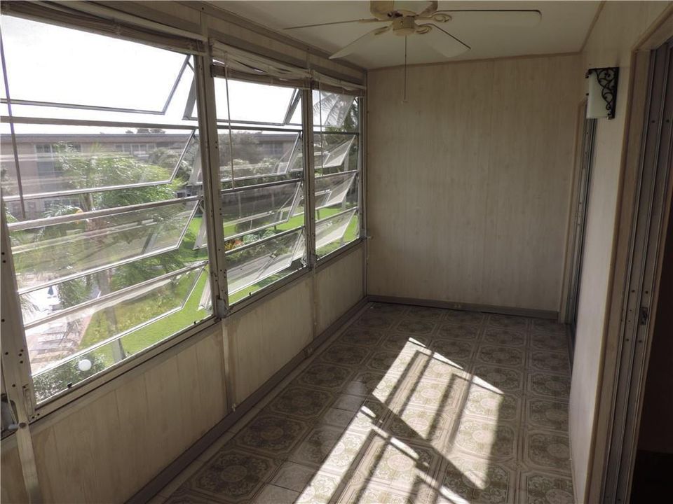 2901 PATIO JALOUSIE
