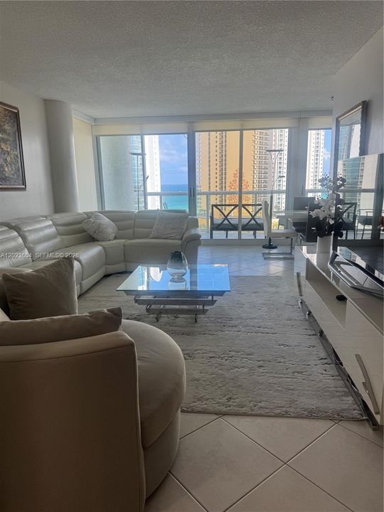 Activo con contrato: $849,000 (2 camas, 2 baños, 1530 Pies cuadrados)
