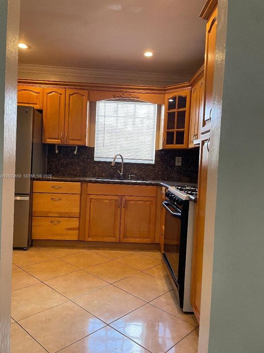 For Sale: $529,999 (4 beds, 2 baths, 1528 Square Feet)