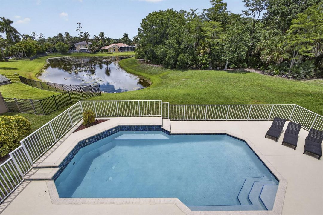 Pool Preserve & Lake Views