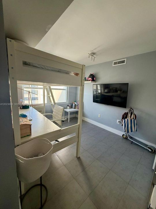 For Rent: $6,100 (3 beds, 2 baths, 1440 Square Feet)