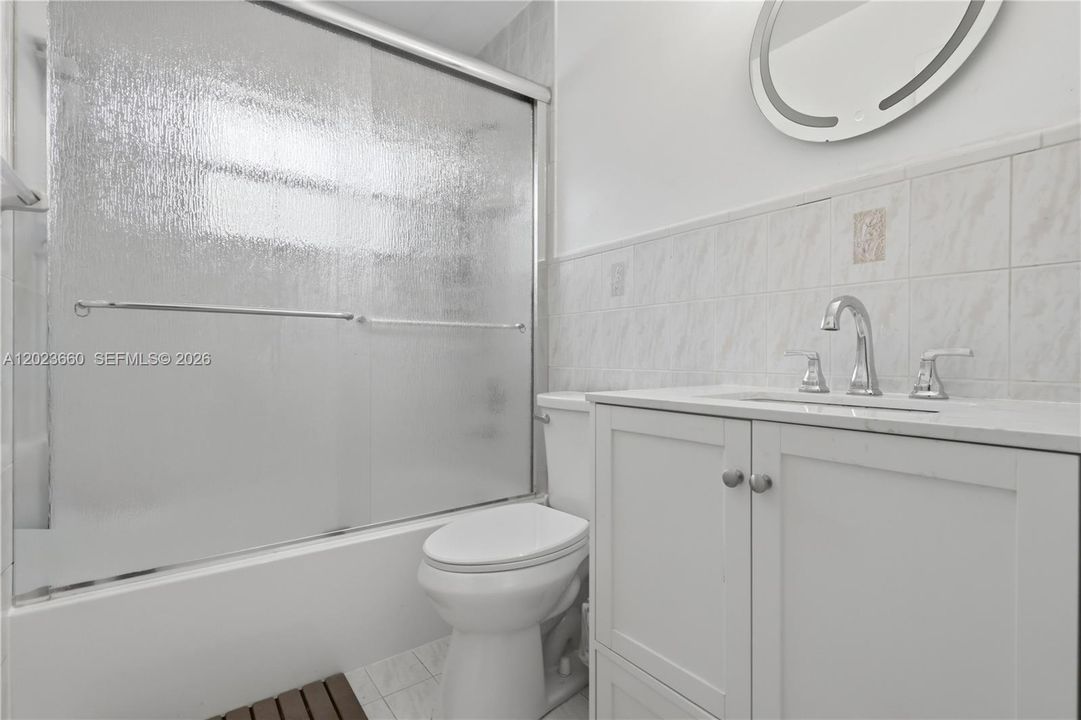 2nd bathroom