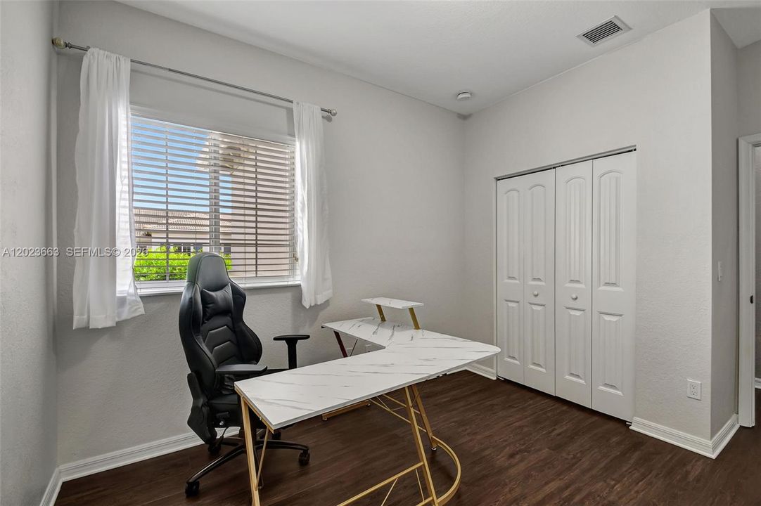 For Sale: $395,000 (3 beds, 2 baths, 1578 Square Feet)