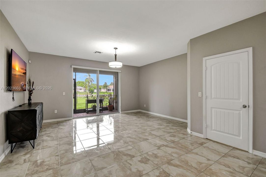 For Sale: $395,000 (3 beds, 2 baths, 1578 Square Feet)