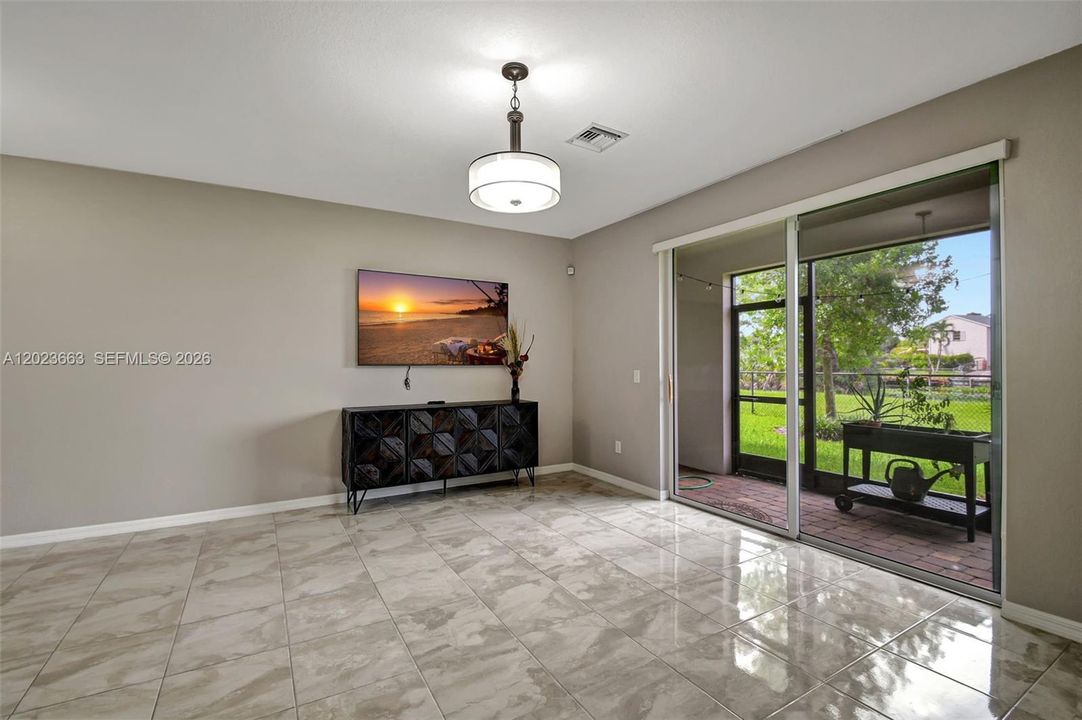For Sale: $395,000 (3 beds, 2 baths, 1578 Square Feet)