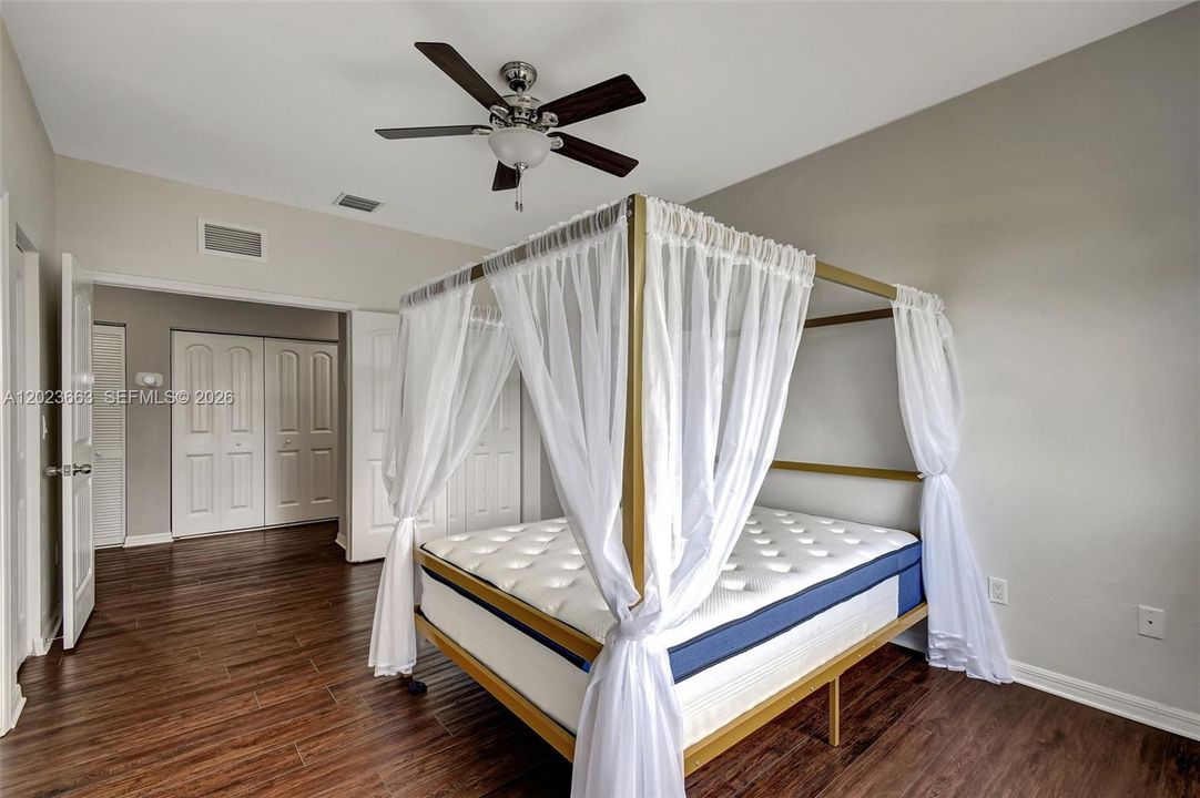 For Sale: $395,000 (3 beds, 2 baths, 1578 Square Feet)