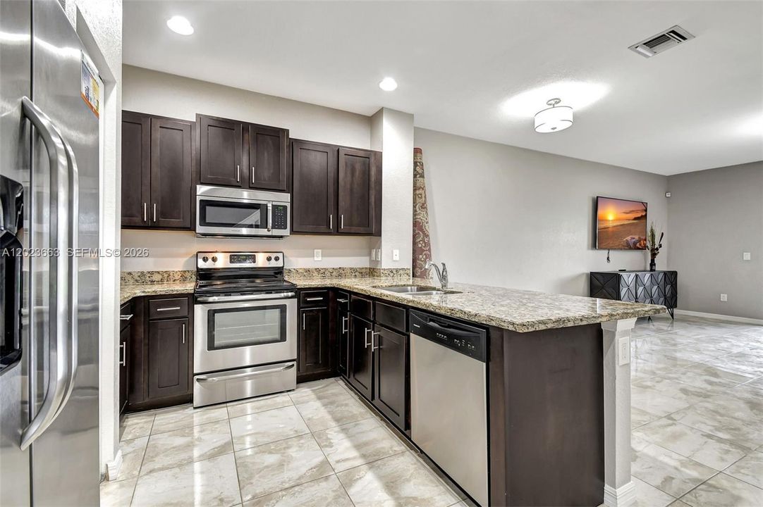 For Sale: $395,000 (3 beds, 2 baths, 1578 Square Feet)