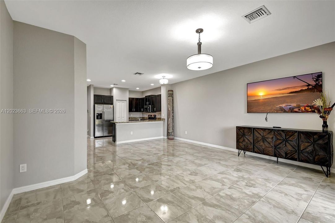 For Sale: $395,000 (3 beds, 2 baths, 1578 Square Feet)