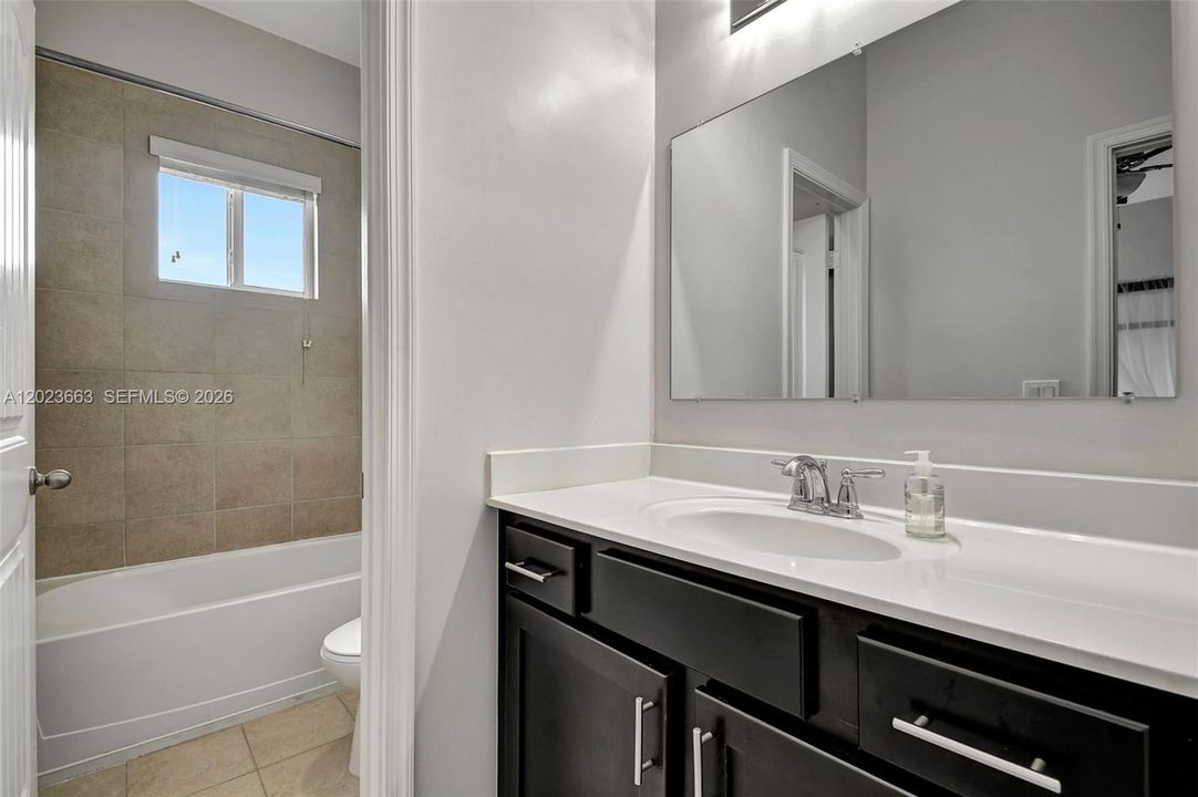 For Sale: $395,000 (3 beds, 2 baths, 1578 Square Feet)