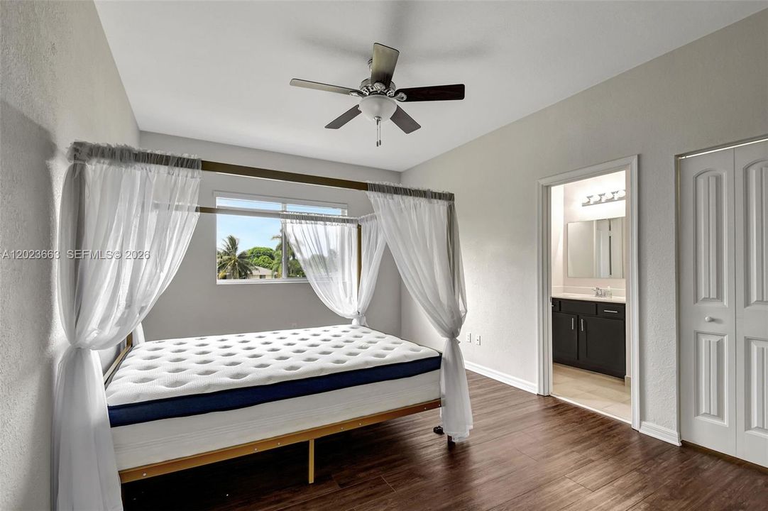For Sale: $395,000 (3 beds, 2 baths, 1578 Square Feet)