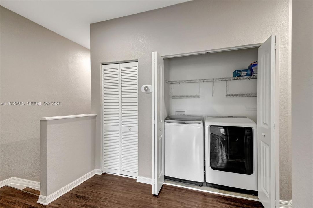 For Sale: $395,000 (3 beds, 2 baths, 1578 Square Feet)