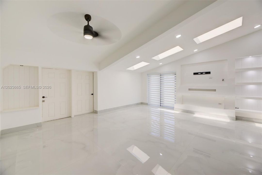 For Sale: $1,500,000 (3 beds, 2 baths, 1889 Square Feet)