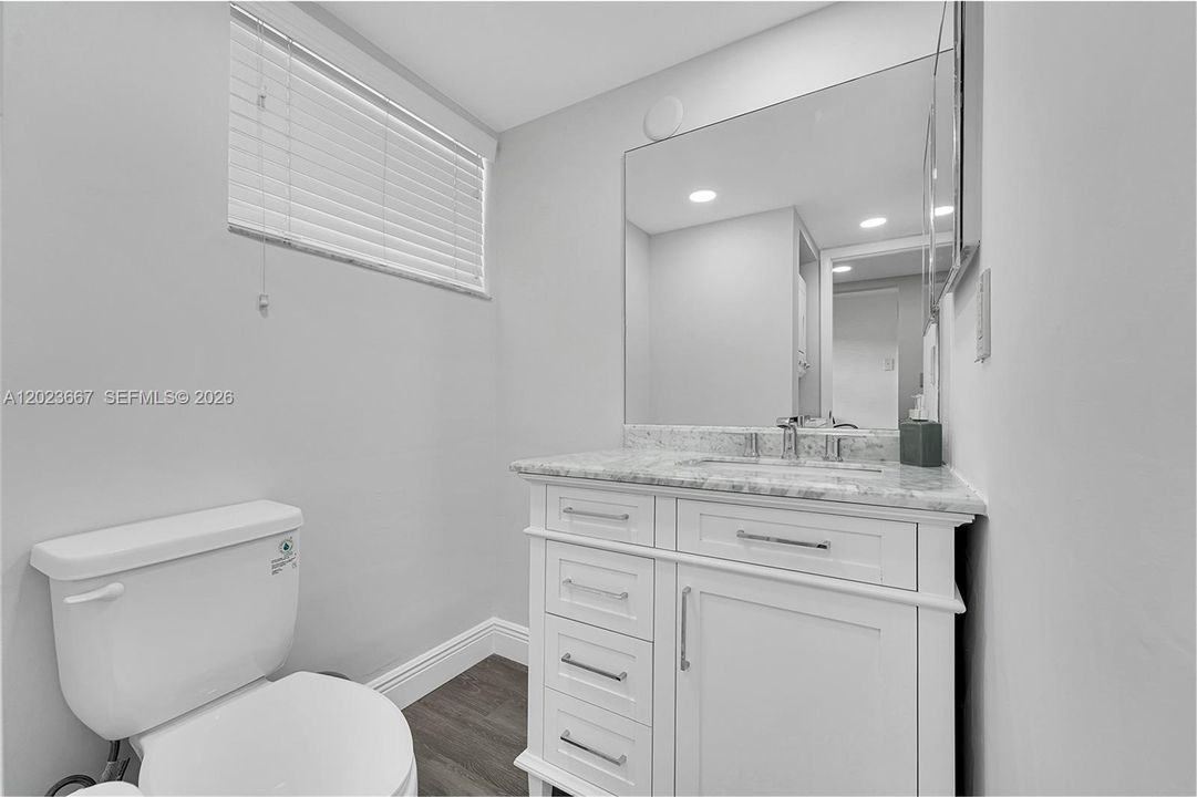 For Sale: $137,500 (1 beds, 1 baths, 800 Square Feet)