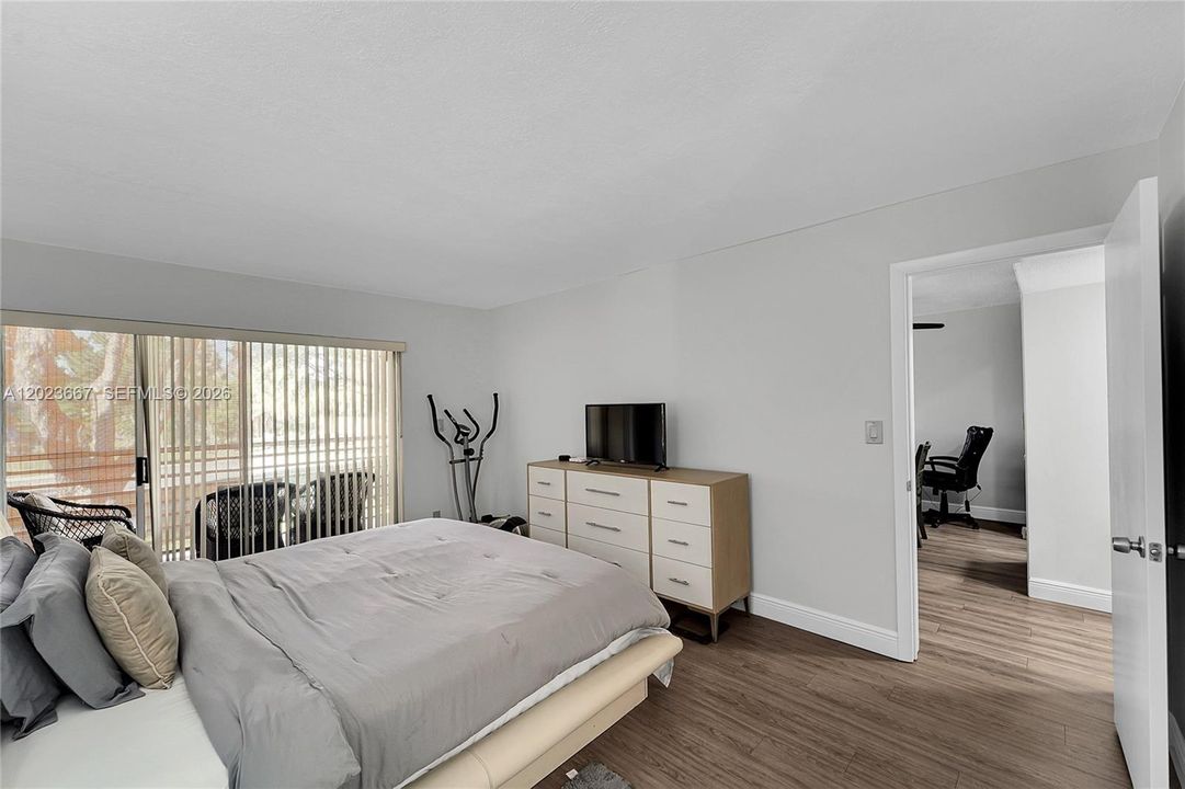 For Sale: $137,500 (1 beds, 1 baths, 800 Square Feet)