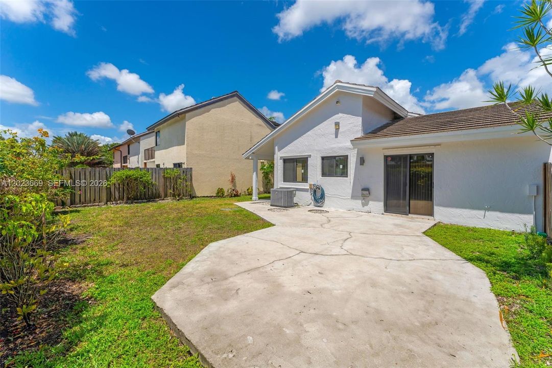 На продажу: $590,000 (3 спален, 2 ванн, 1492 Квадратных фут)