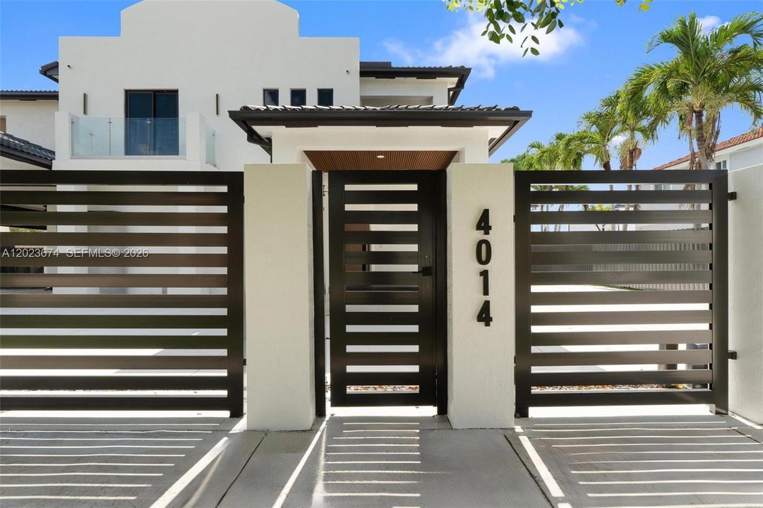 For Sale: $1,800,000 (5 beds, 4 baths, 3509 Square Feet)