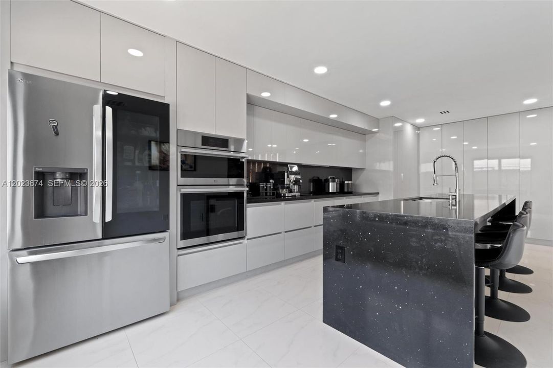 For Sale: $1,800,000 (5 beds, 4 baths, 3509 Square Feet)