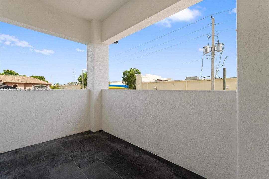 For Sale: $1,800,000 (5 beds, 4 baths, 3509 Square Feet)