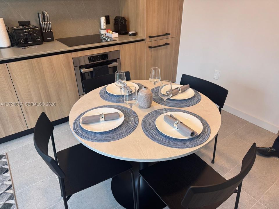 For Sale: $625,000 (1 beds, 2 baths, 544 Square Feet)