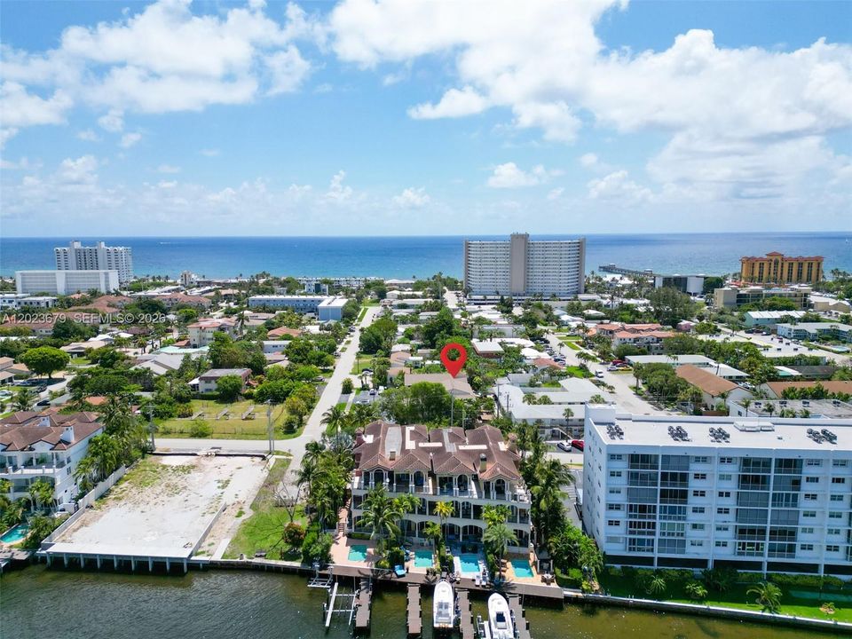 For Sale: $650,000 (2 beds, 2 baths, 1188 Square Feet)