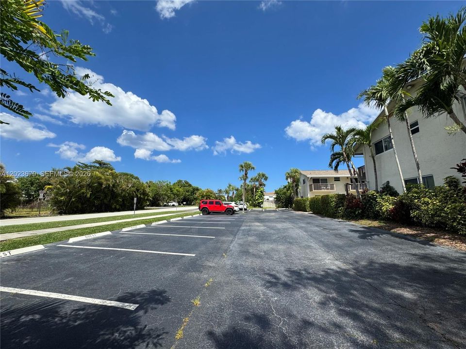 For Sale: $650,000 (2 beds, 2 baths, 1188 Square Feet)