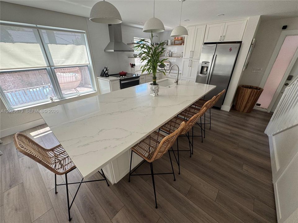 For Sale: $650,000 (2 beds, 2 baths, 1188 Square Feet)