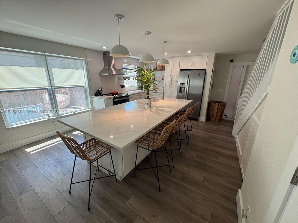 For Sale: $650,000 (2 beds, 2 baths, 1188 Square Feet)
