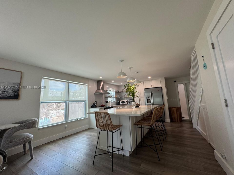 For Sale: $650,000 (2 beds, 2 baths, 1188 Square Feet)