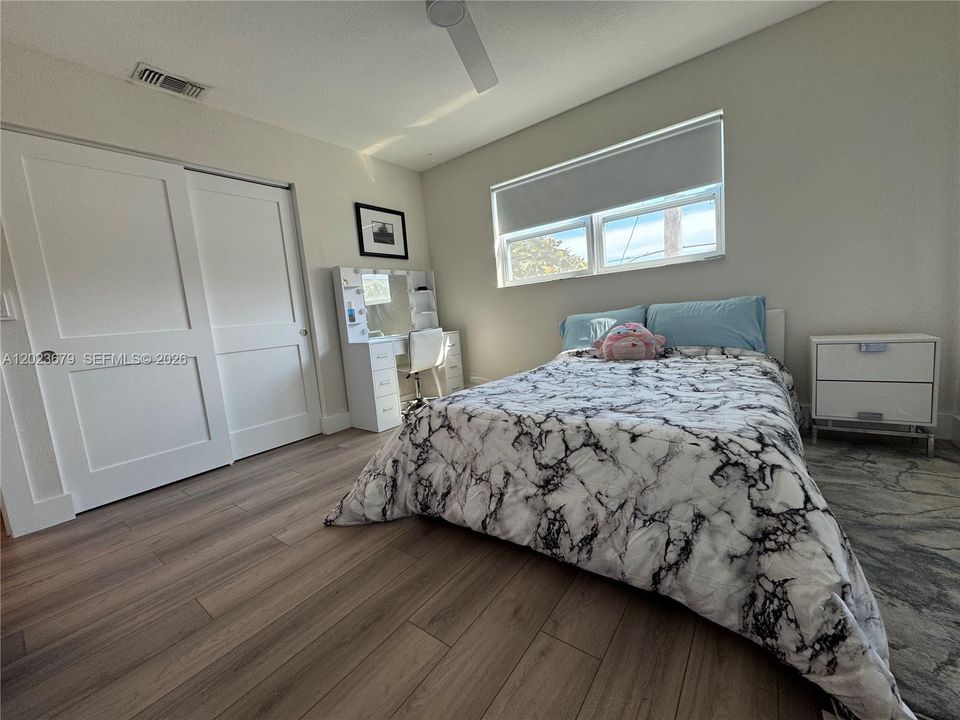 For Sale: $650,000 (2 beds, 2 baths, 1188 Square Feet)