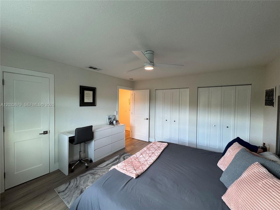For Sale: $650,000 (2 beds, 2 baths, 1188 Square Feet)