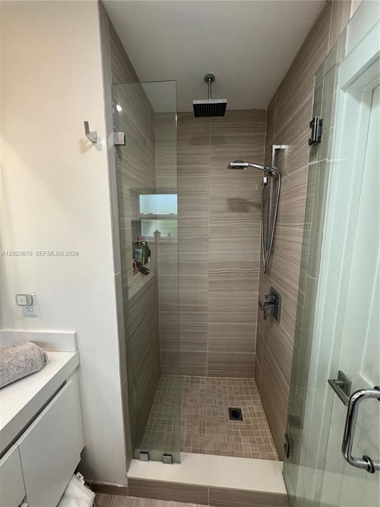 For Sale: $650,000 (2 beds, 2 baths, 1188 Square Feet)