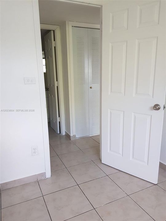 For Rent: $1,800 (1 beds, 1 baths, 600 Square Feet)
